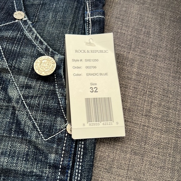 *New* women’s Rock & Republic Jeans - Picture 7 of 14